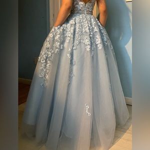 Selling my baby blue formal dress !